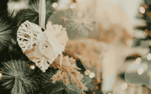 Read more about the article Holiday Decor That Never Goes Out of Style